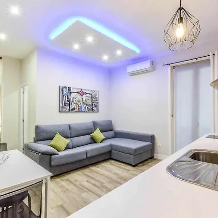 Acogedor Apartamento entre Sol Gran Vía y Palacio Madrid Exterior foto