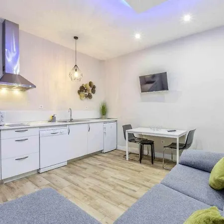 Acogedor Apartamento entre Sol Gran Vía y Palacio Madrid Exterior foto