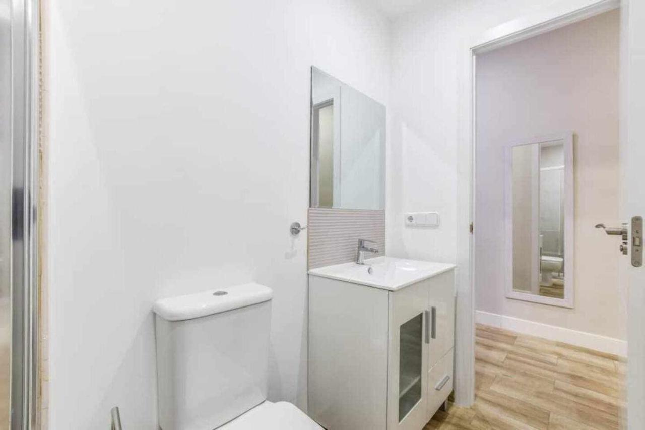 Acogedor Entre Sol Gran Via Y Palacio Appartement